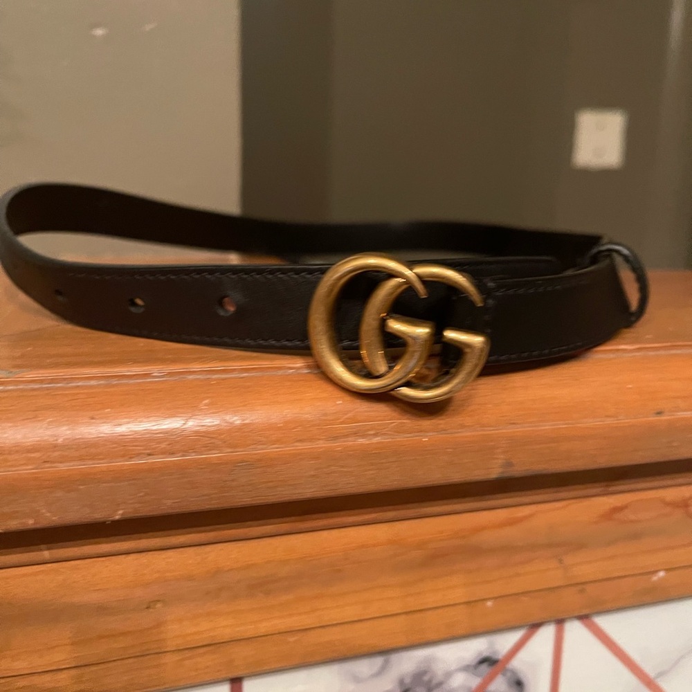 Gucci Black Leather Belt with Gold GG Buckle